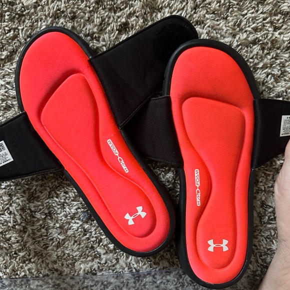 Under Armour Slides - Picture 5 of 5